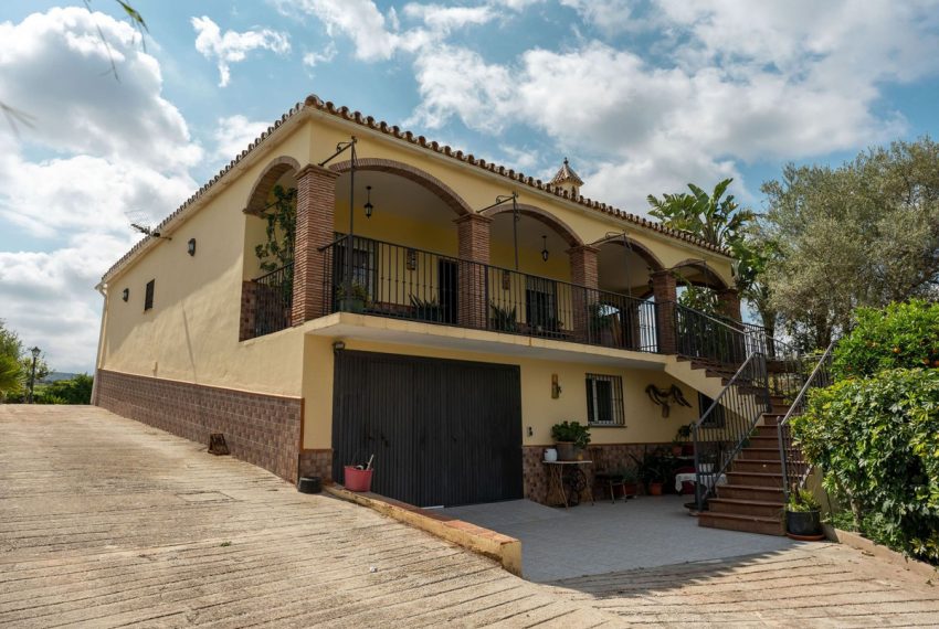 R4716328-Villa-For-Sale-Coin-Detached-3-Beds-207-Built