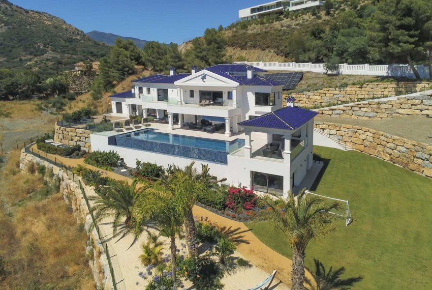 R4784035-Villa-For-Sale-Marbella-Detached-5-Beds-1451-Built