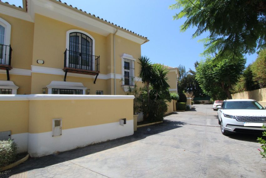 R4798708-Villa-For-Sale-Elviria-Semi-Detached-3-Beds-176-Built-3