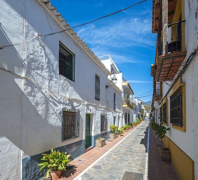 R4800565-Image 1-Terraced - 6 Beds - 285 Built