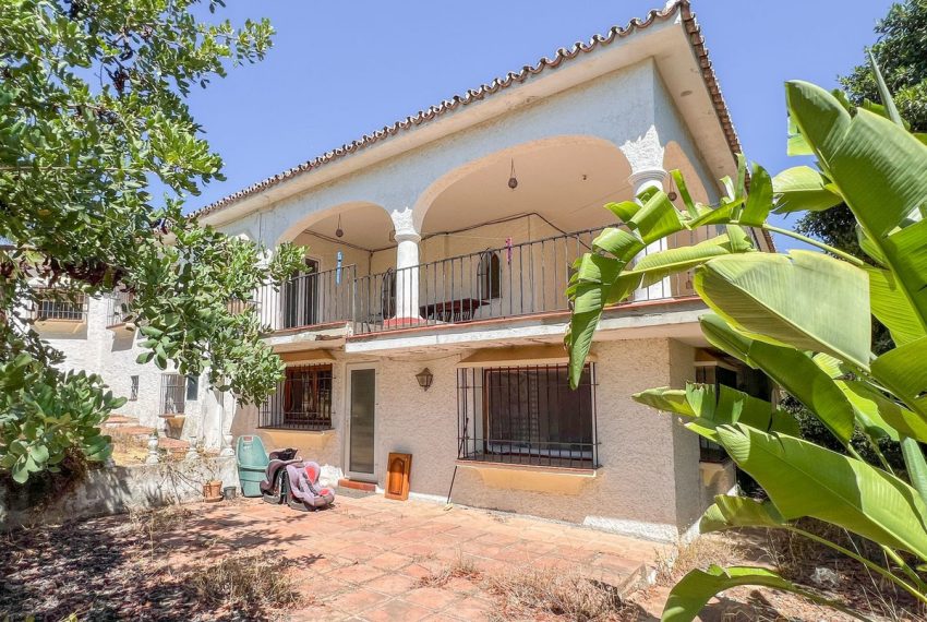 R4830472-Villa-For-Sale-Marbella-Detached-9-Beds-818-Built