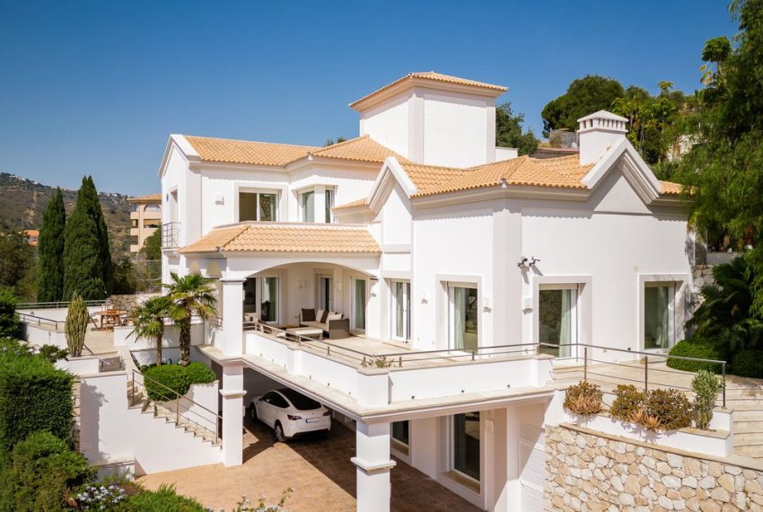 R4837003-Villa-For-Sale-Elviria-Detached-4-Beds-790-Built-2