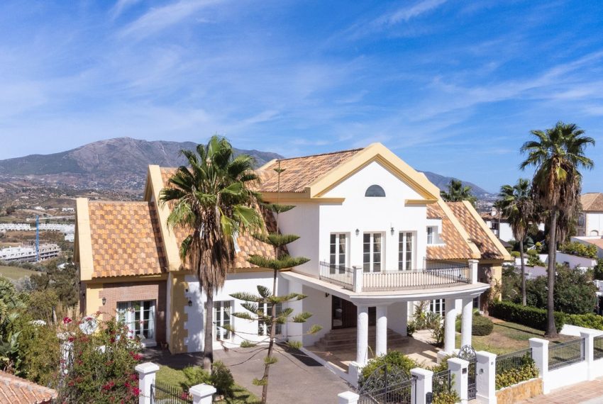 R4837720-Villa-For-Sale-La-Cala-Golf-Detached-6-Beds-597-Built