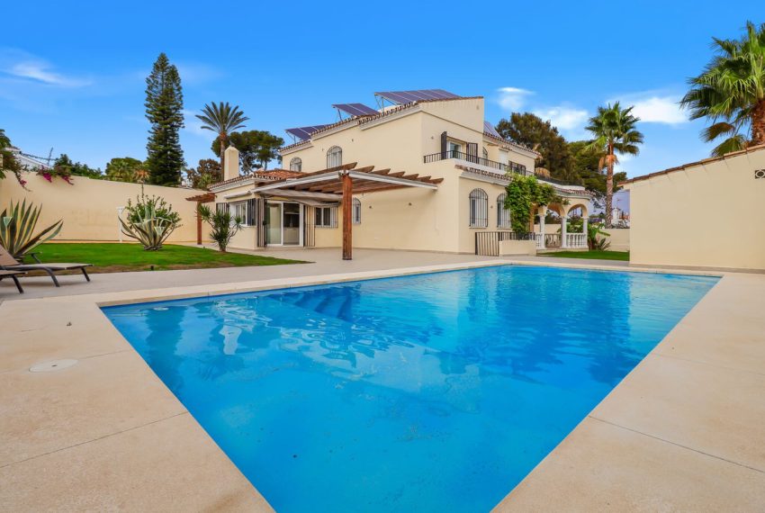 R4873054-Villa-For-Sale-Estepona-Detached-5-Beds-295-Built-13