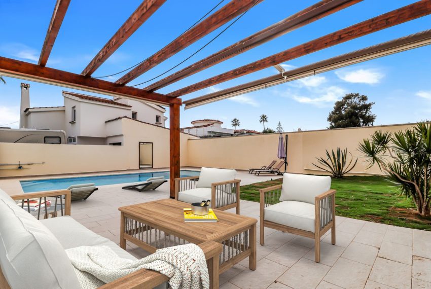 R4873054-Villa-For-Sale-Estepona-Detached-5-Beds-295-Built-2