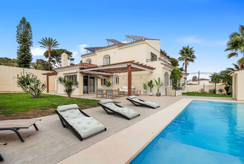 R4873054-Villa-For-Sale-Estepona-Detached-5-Beds-295-Built-8