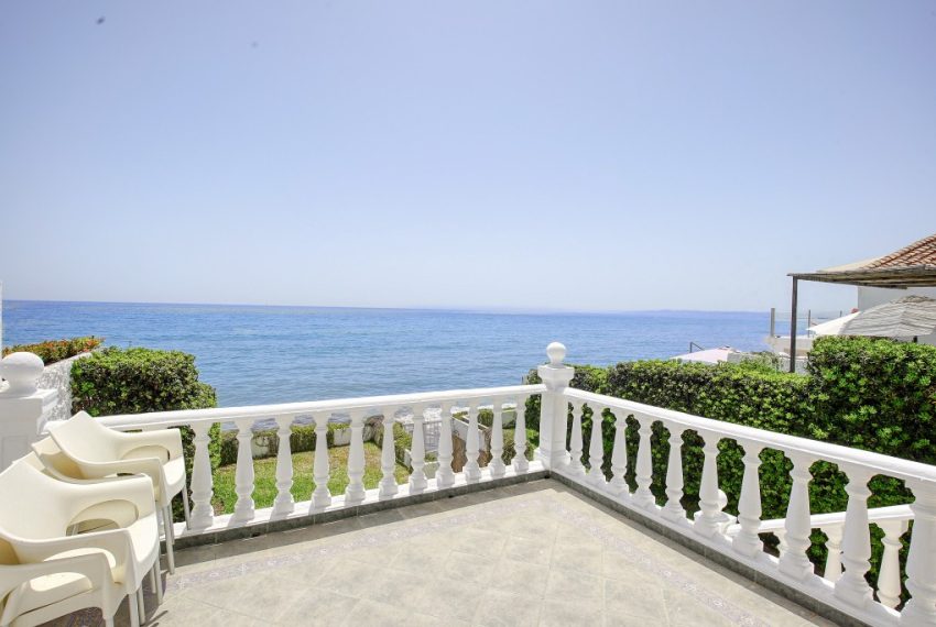 R4885558-Villa-For-Sale-Estepona-Detached-2-Beds-100-Built