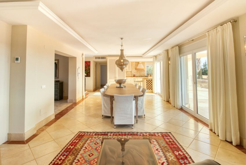 R4909513-Villa-For-Sale-Estepona-Finca-4-Beds-440-Built-9