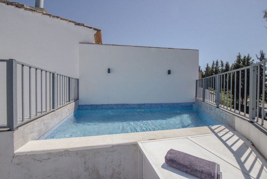 R4914769-Villa-For-Sale-San-Pedro-de-Alcantara-Semi-Detached-3-Beds-310-Built