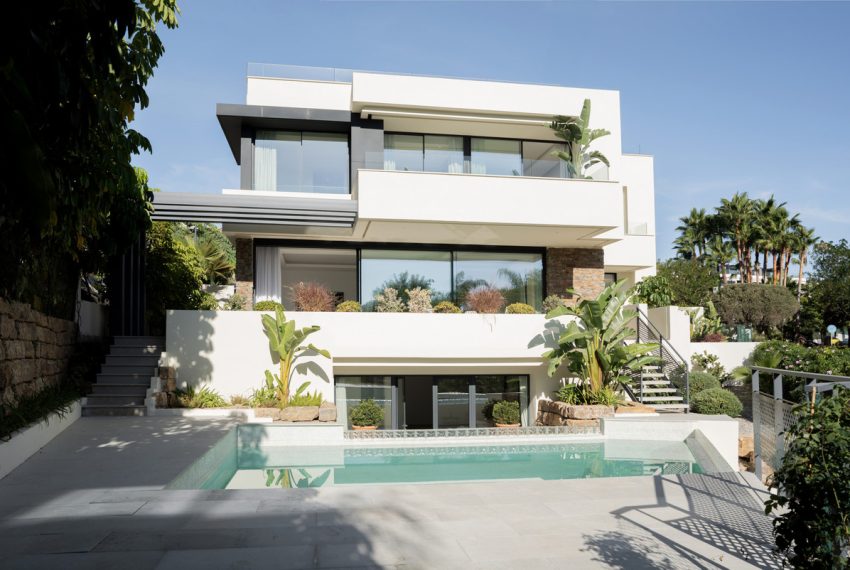 R4917934-Villa-For-Sale-Estepona-Detached-4-Beds-479-Built