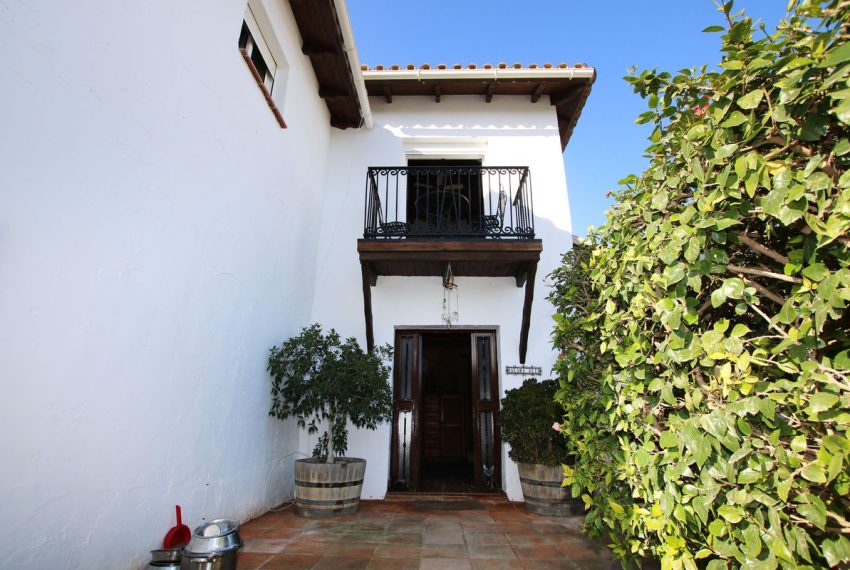 R4918309-Villa-For-Sale-Coin-Detached-6-Beds-291-Built-2