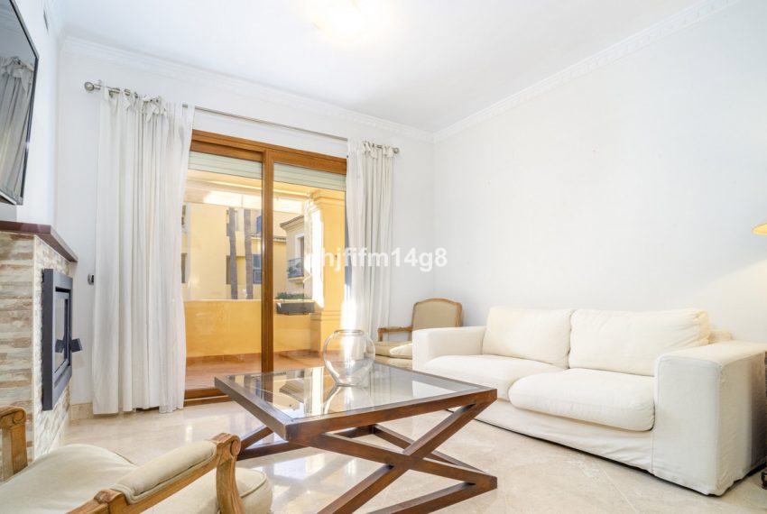 R4918381-Apartment-For-Sale-The-Golden-Mile-Ground-Floor-3-Beds-108-Built-5