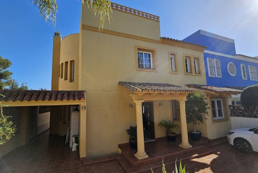 R4927927-Villa-For-Sale-Guadalmina-Alta-Semi-Detached-4-Beds-200-Built-4