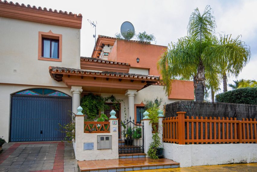 R4928410-Villa-For-Sale-Coin-Semi-Detached-3-Beds-182-Built-2