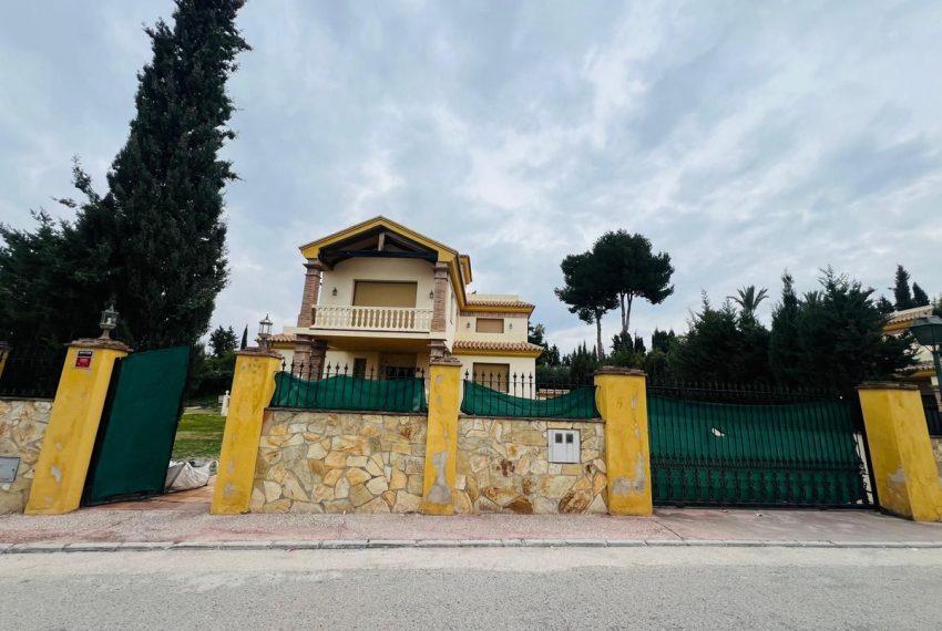 R4930417-Villa-For-Sale-Atalaya-Detached-7-Beds-734-Built-2