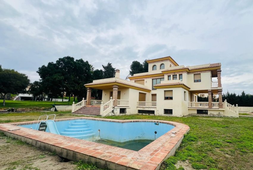 R4930417-Villa-For-Sale-Atalaya-Detached-7-Beds-734-Built-3