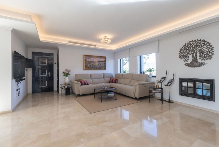 R4930954-Villa-For-Sale-Elviria-Detached-3-Beds-384-Built-7