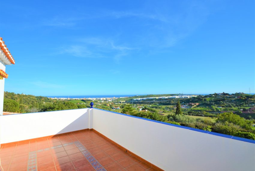 R4942120-Villa-For-Sale-Estepona-Detached-4-Beds-210-Built-1