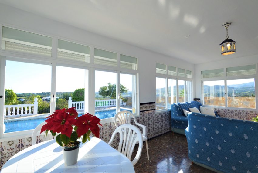 R4942120-Villa-For-Sale-Estepona-Detached-4-Beds-210-Built-2