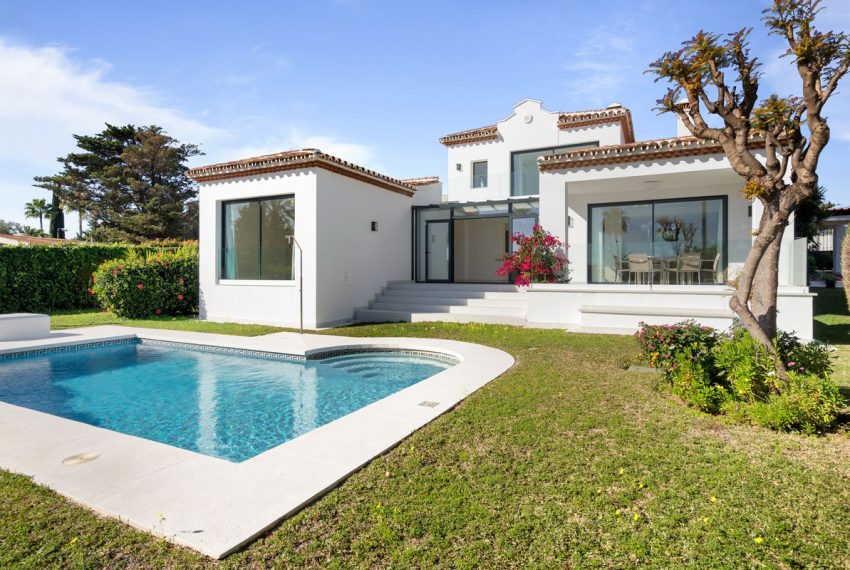 R4949239-Villa-For-Sale-Elviria-Detached-4-Beds-181-Built-1