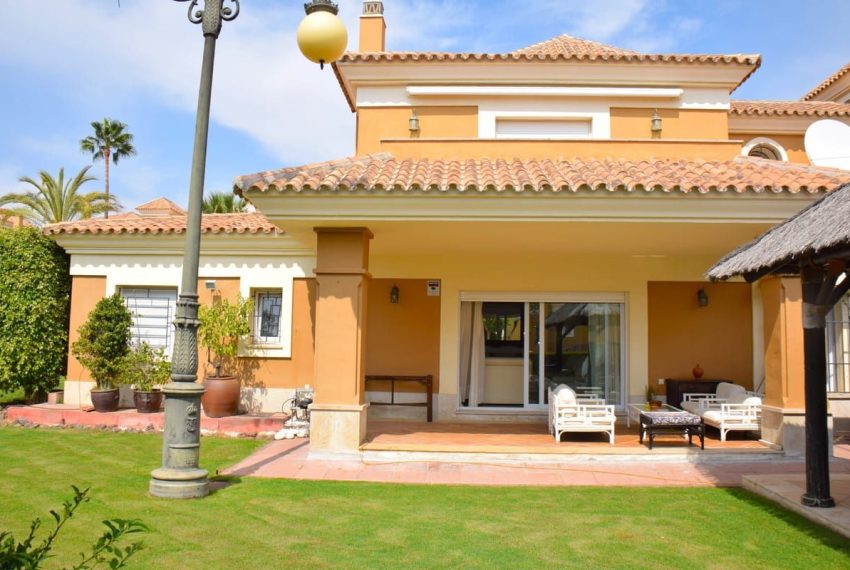 R4950481-Townhouse-For-Sale-Santa-Clara-Terraced-5-Beds-244-Built