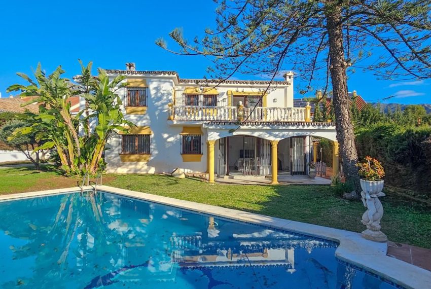 R4952092-Villa-For-Sale-Marbella-Detached-5-Beds-286-Built-1