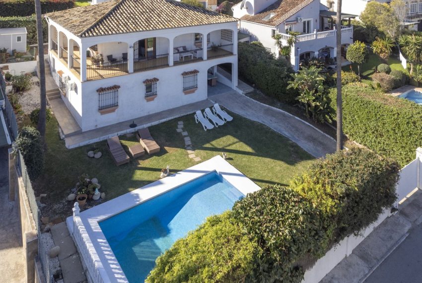 R4952131-Villa-For-Sale-Estepona-Detached-5-Beds-193-Built