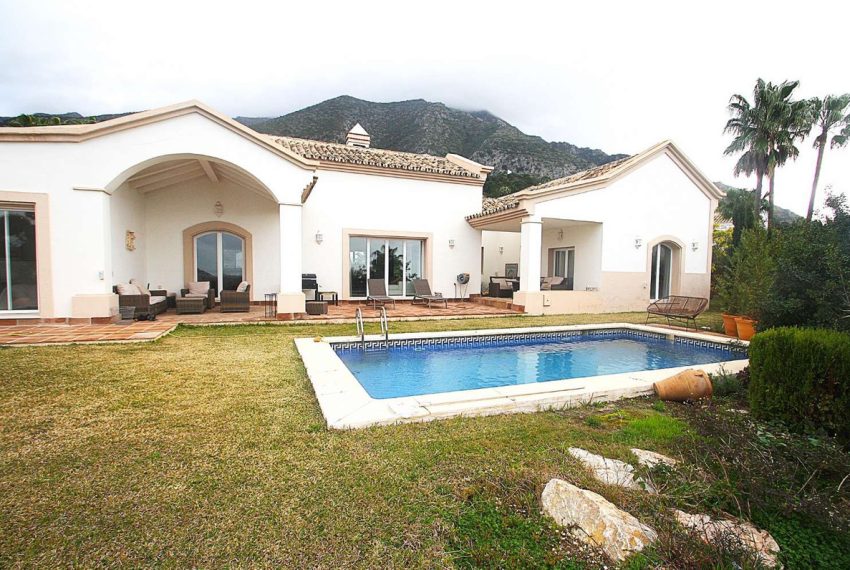 R4952461-Villa-For-Sale-Istan-Detached-4-Beds-223-Built-2