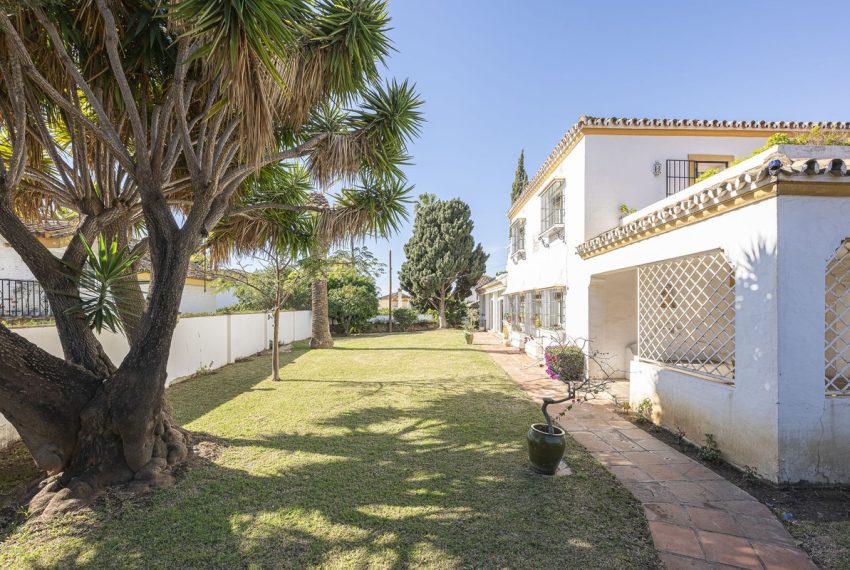 R4955287-Villa-For-Sale-Marbella-Detached-5-Beds-247-Built-10