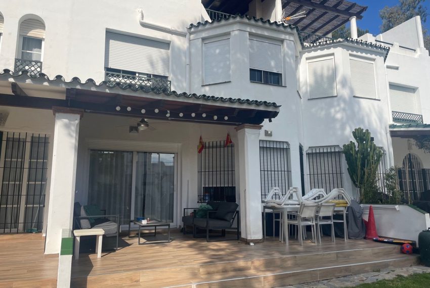 R4955674-Townhouse-For-Sale-Nueva-Andalucia-Terraced-3-Beds-200-Built-3