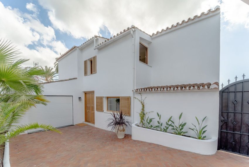 R4956208-Villa-For-Sale-Rio-Real-Detached-4-Beds-303-Built-19