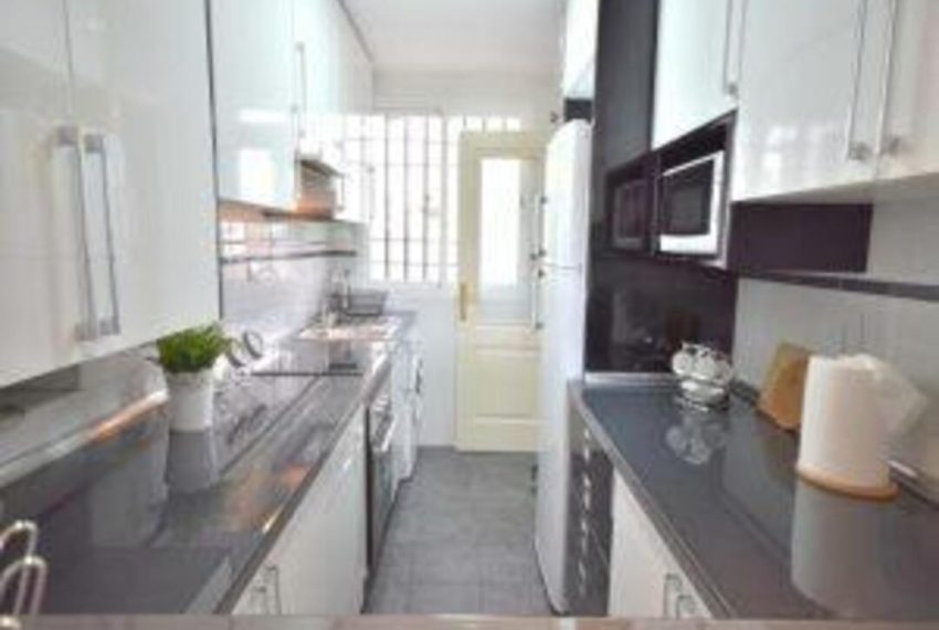 R4956868-Apartment-For-Sale-Nueva-Andalucia-Middle-Floor-2-Beds-90-Built-7