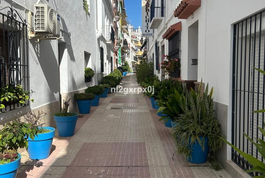 R4958077-Villa-For-Sale-Marbella-Detached-3-Beds-145-Built-1