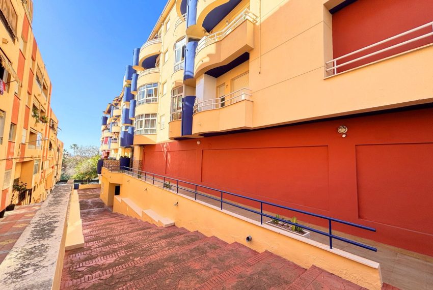 R4964767-Apartment-For-Sale-Marbella-Ground-Floor-3-Beds-101-Built-1