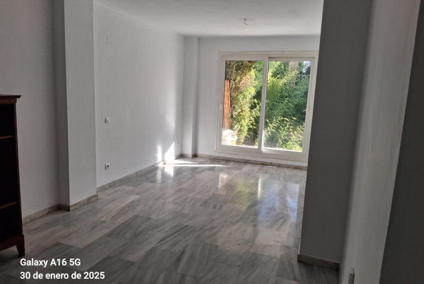 R4964842-Apartment-For-Sale-Nueva-Andalucia-Ground-Floor-2-Beds-120-Built-1