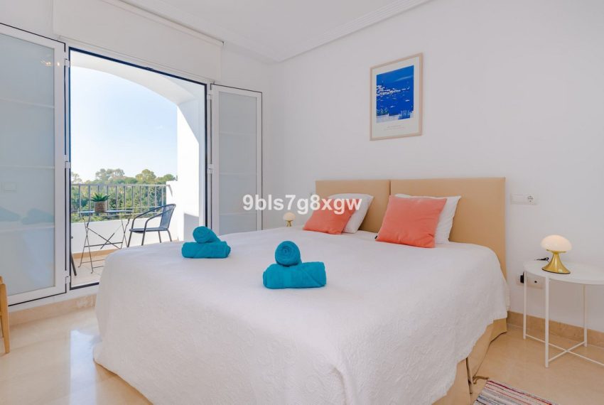 R4964977-Apartment-For-Sale-Los-Arqueros-Penthouse-3-Beds-101-Built-3