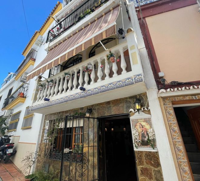 R4965148-Image 1-Terraced - 3 Beds - 165 Built