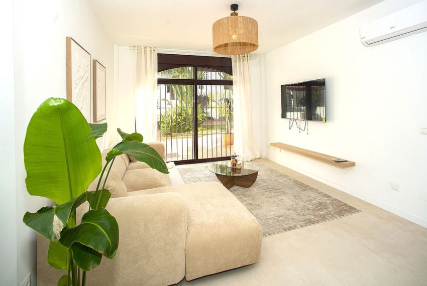 R4969780-Apartment-For-Sale-Nueva-Andalucia-Ground-Floor-2-Beds-108-Built-1